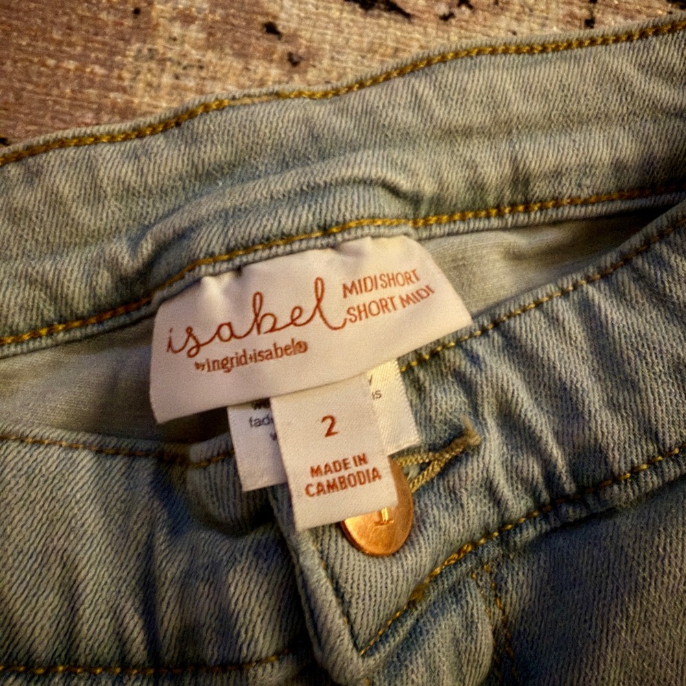 J Brand Maternity Jeans + Maternity shorts in Light and Dark Blue - Picture 3 of 4